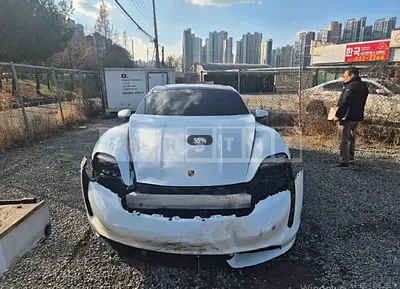 2021 Porsche Taycan Turbo (5-seater)
