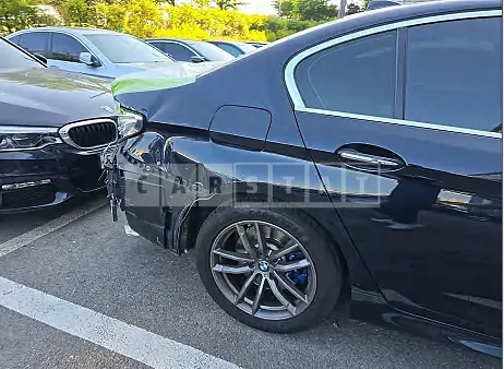 Photo 2 of 8: 2018 BMW 530i xDrive — Korean insurance auction