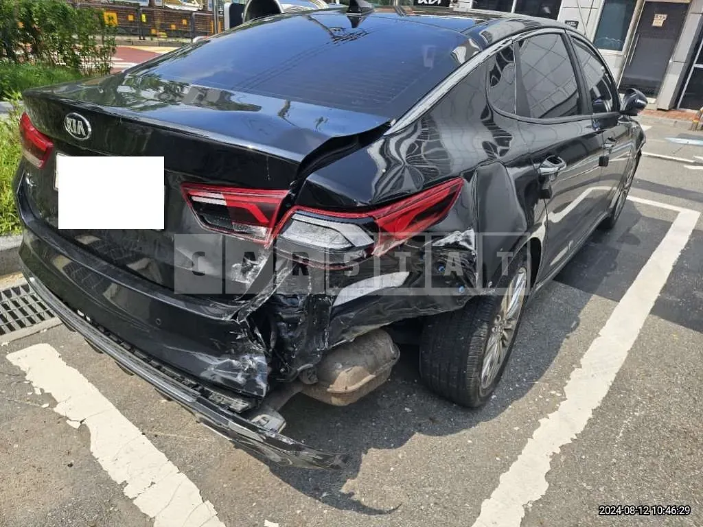 Photo 2 of 23: 2019 Kia K5 — Korean insurance auction