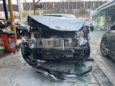 Photo 1 of 6: 2021 Kia Carnival — Korean insurance auction