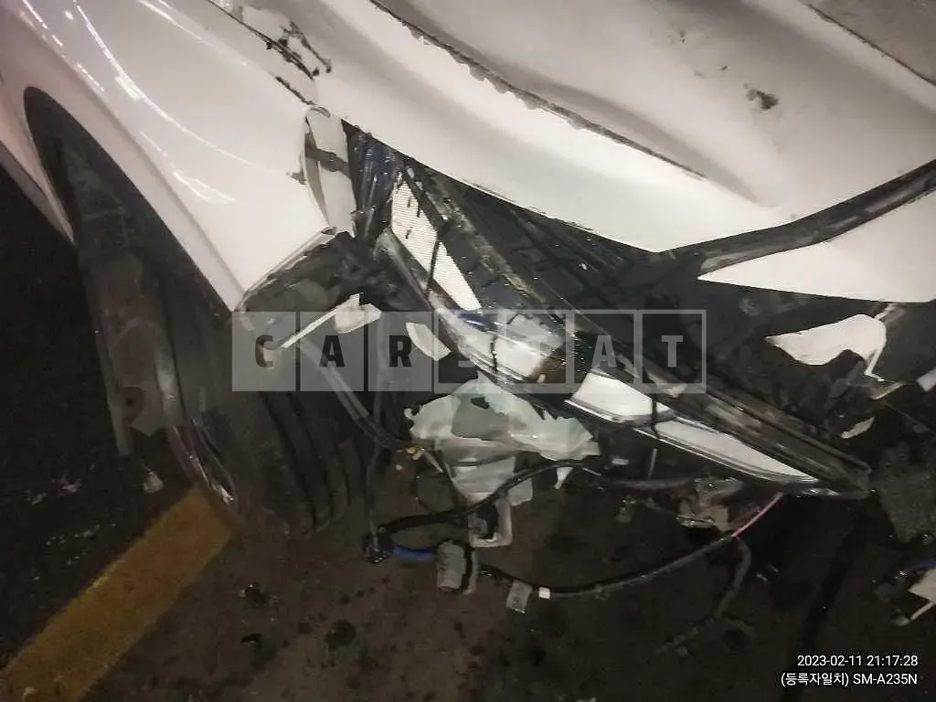 Photo 2 of 28: 2018 Hyundai Santa Fe 2.2, VIN KMHS381CBKU120465 — Korean insurance auction