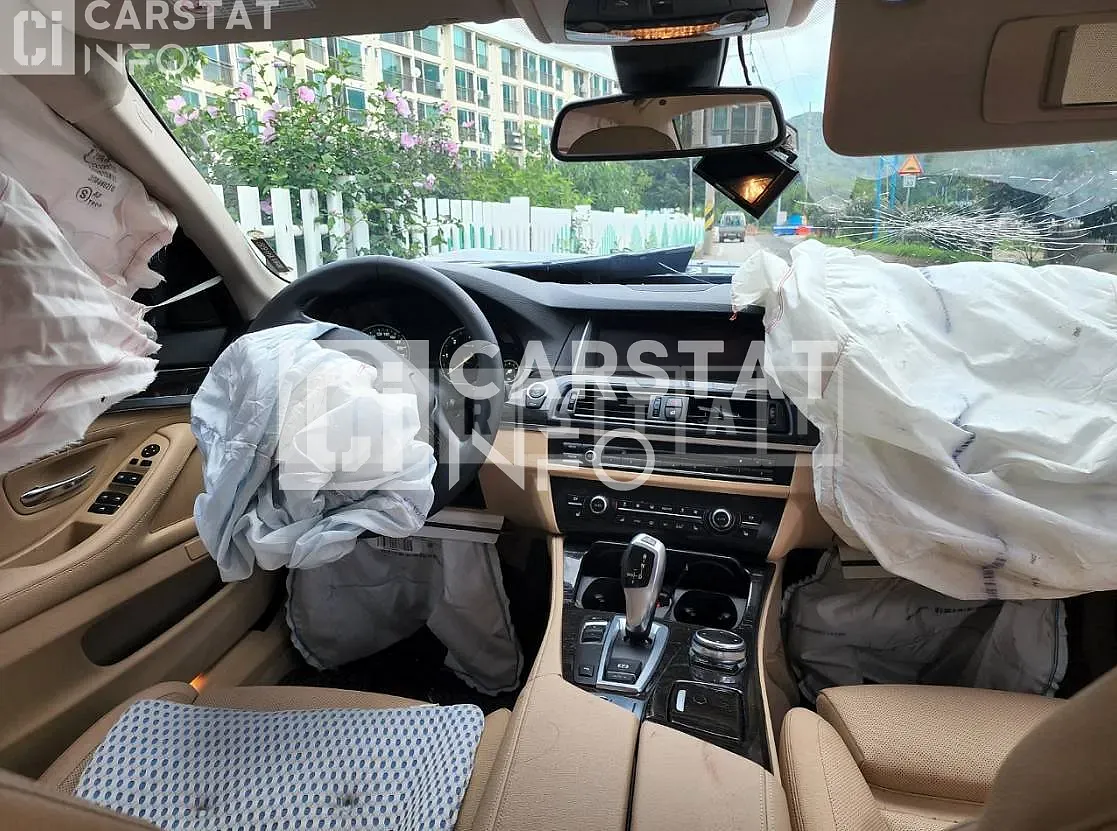 Photo 2 of 8: 2016 BMW 520d — Korean insurance auction