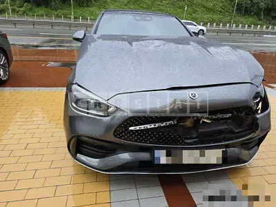 Photo 1 of 27: 2023 Mercedes-Benz C300 4Matic — Korean insurance auction