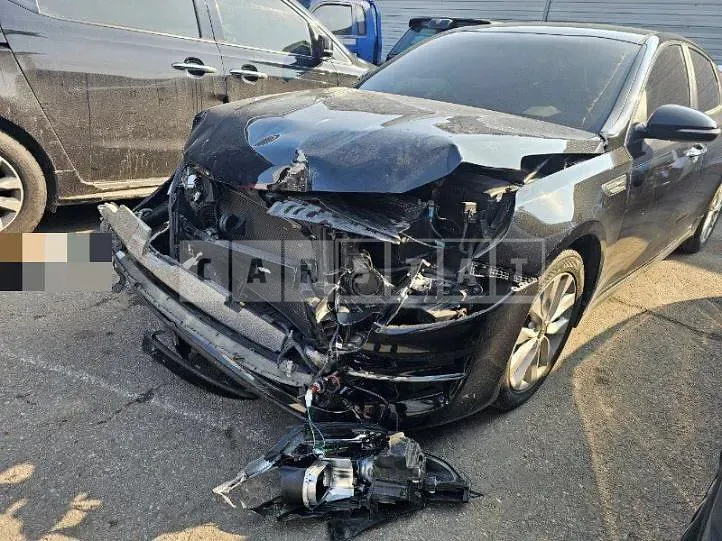 Photo 2 of 29: 2016 Kia K5 2.0 — Korean insurance auction