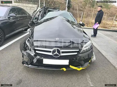 Photo 1 of 15: 2020 Mercedes-Benz C200, VIN W1KWF8AB2LR578629 — Korean insurance auction
