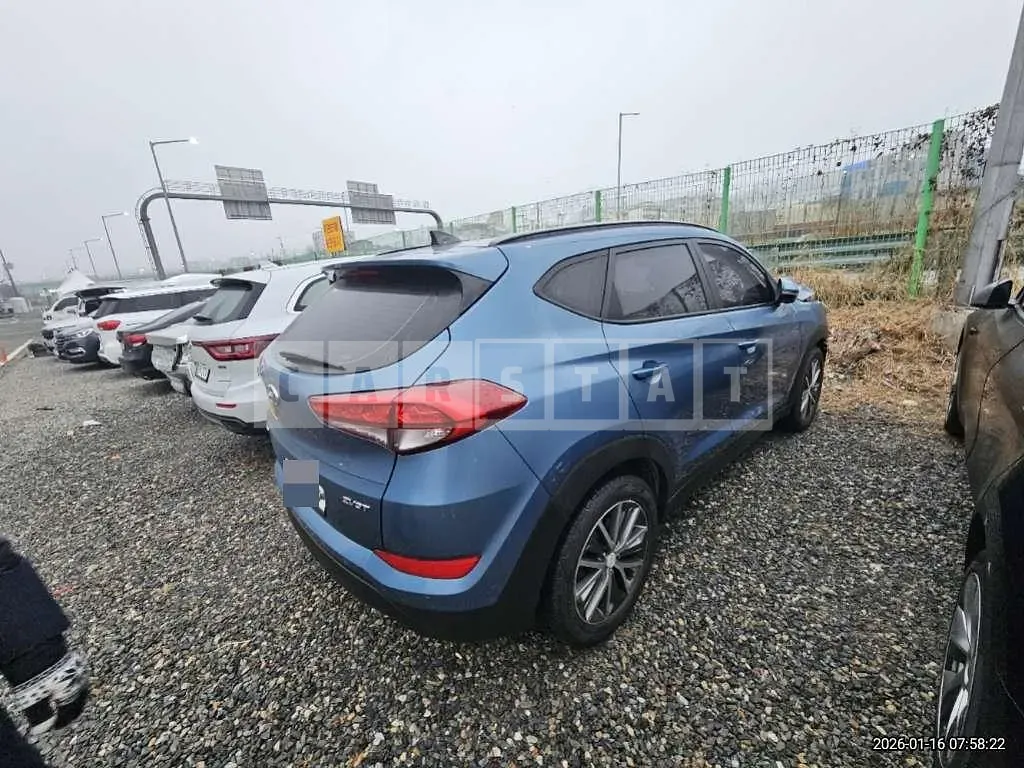 Photo 2 of 17: 2015 Hyundai Tucson TL — Korean insurance auction