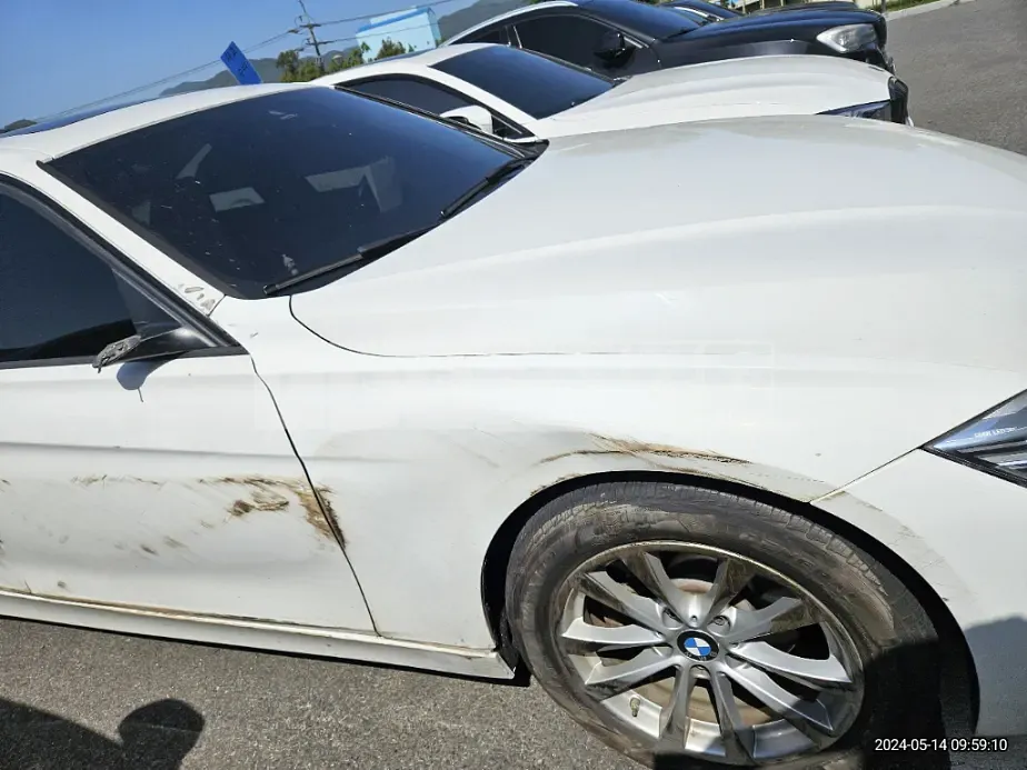 Photo 2 of 13: 2017 BMW 320d — Korean insurance auction