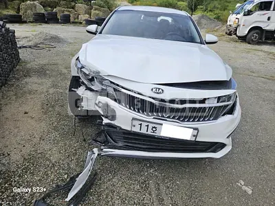 Photo 1 of 17: 2018 Kia K5, VIN KNAGS416BKA276520 — Korean insurance auction