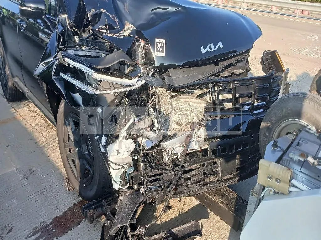 Photo 2 of 13: 2025 Kia Sorento Hybrid, VIN KNARH81GBSA385708 — Korean insurance auction