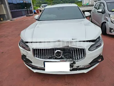 Photo 1 of 50: 2023 Volvo S90 B5, VIN LVYPTL121PP334166 — Korean insurance auction