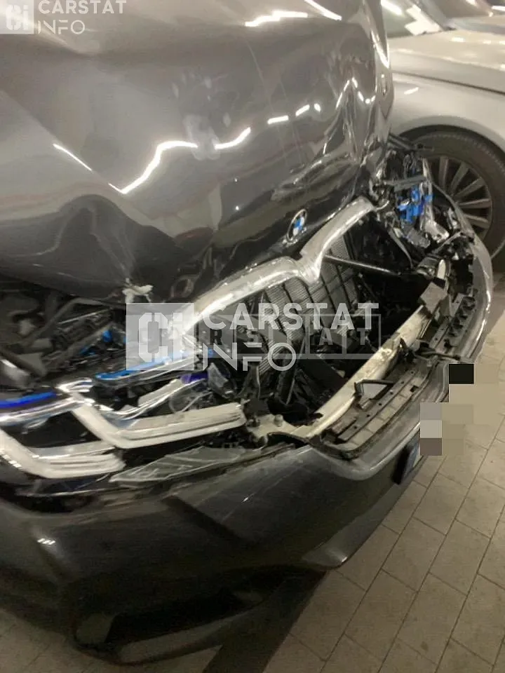 Photo 2 of 30: 2021 BMW 530e, VIN WBA51AG00MCH42501 — Korean insurance auction