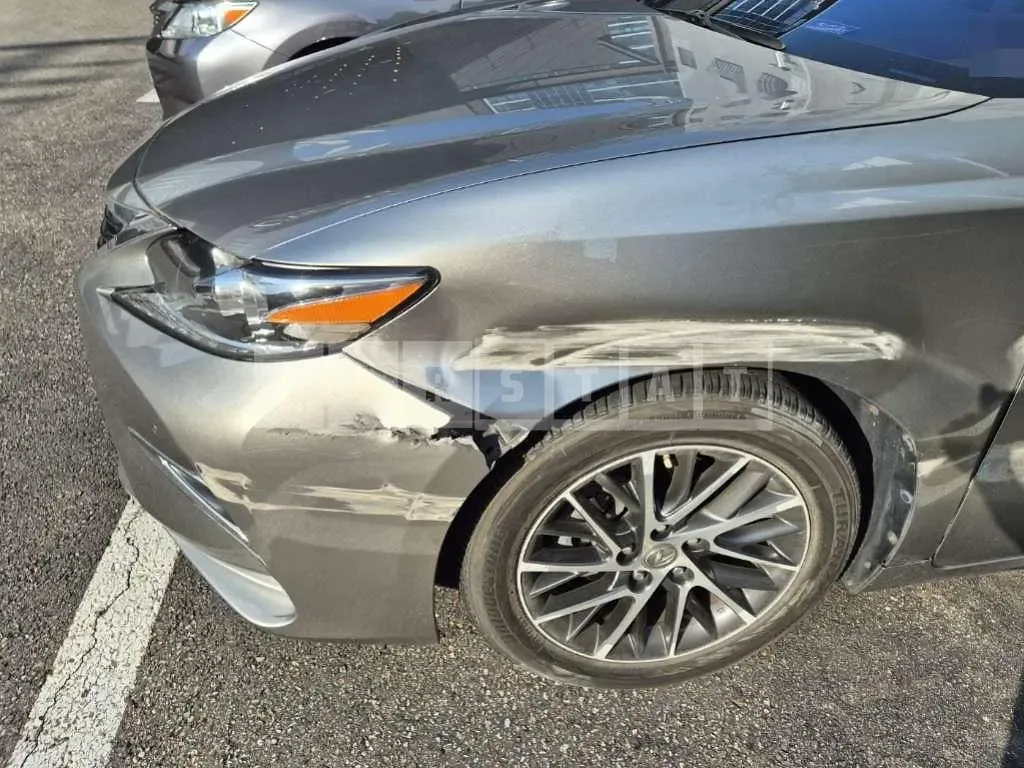 Photo 2 of 6: 2015 Lexus ES350 — Korean insurance auction