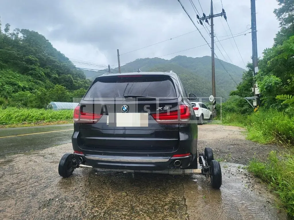 Photo 2 of 3: 2014 BMW X5 xDrive30d — Korean insurance auction