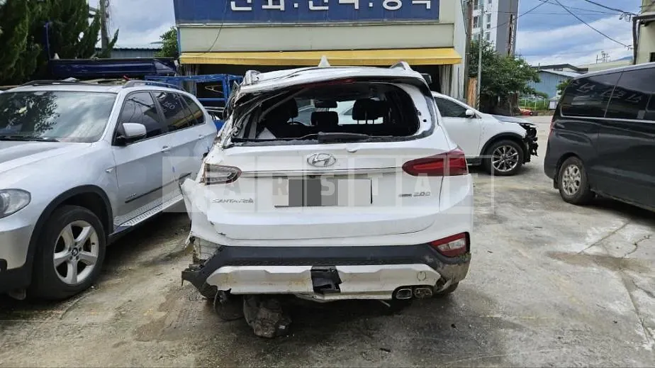 Photo 2 of 13: 2018 Hyundai Santa Fe TM 2.0 (4WD) — Korean insurance auction