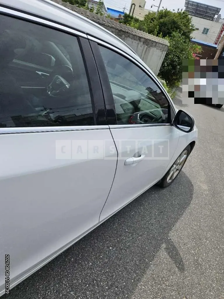 Photo 2 of 27: 2017 Volvo V60D3 — Korean insurance auction