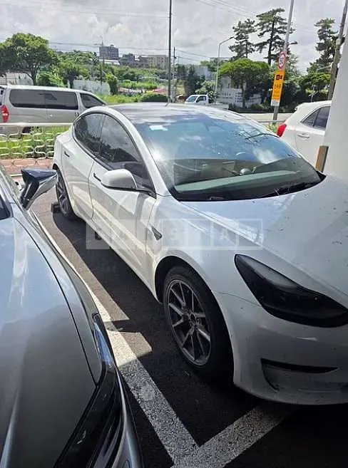Photo 2 of 17: 2022 Tesla Model 3 Long Range — Korean insurance auction