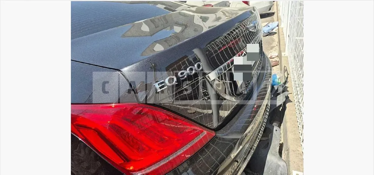 Photo 2 of 13: 2017 Genesis EQ900 — Korean insurance auction