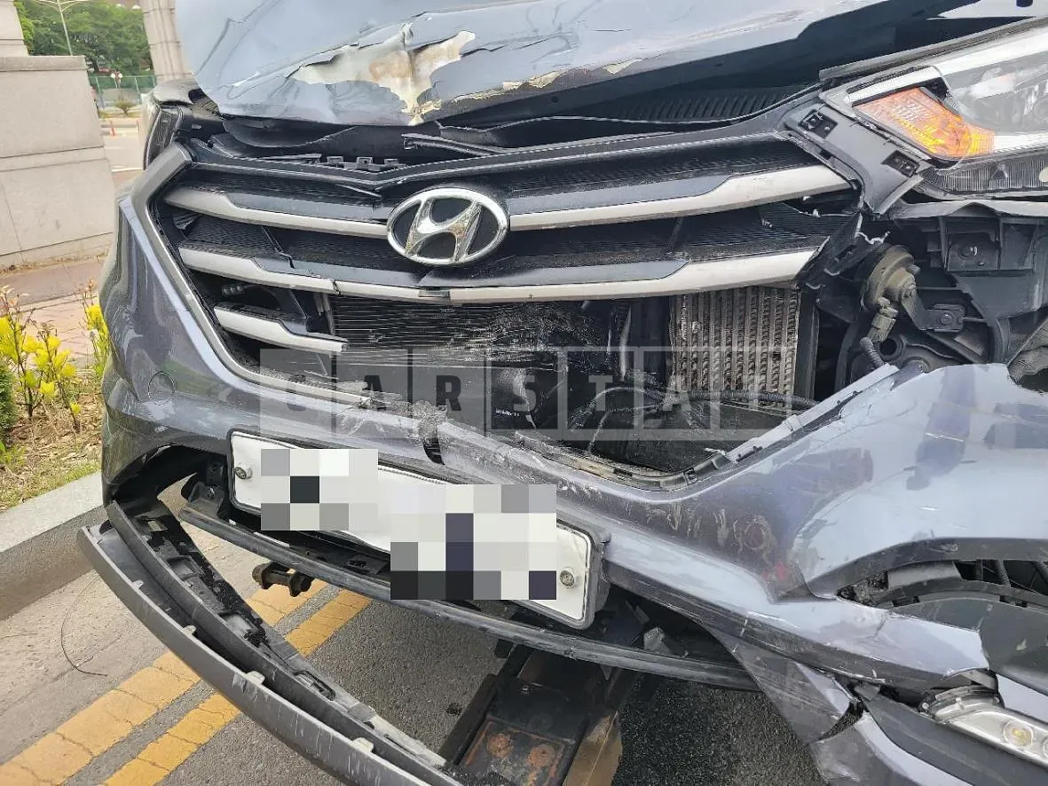 Photo 2 of 11: 2015 Hyundai Tucson TL 1.7, VIN KMHJ3815GGU021514 — Korean insurance auction