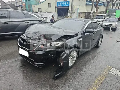 Photo 1 of 10: 2015 Kia K5, VIN KNAGN418BGA639411 — Korean insurance auction
