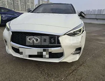 Photo 1 of 30: 2018 Infiniti Q30 — Korean insurance auction