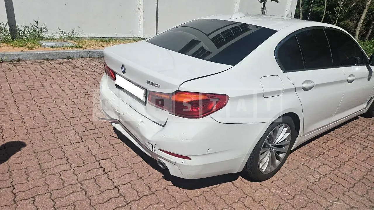 Photo 2 of 6: 2020 BMW 530i Luxury, VIN WBAJR5105LCD85385 — Korean insurance auction