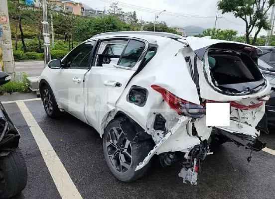 Photo 2 of 17: 2020 Kia Sportage, VIN KNAPN813BLK816338 — Korean insurance auction