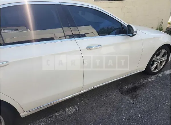 Photo 2 of 30: 2017 Mercedes-Benz E220d — Korean insurance auction