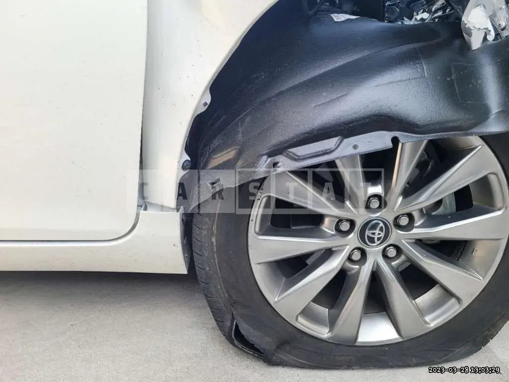 Photo 2 of 8: 2017 Toyota Camry, VIN 4T1BF1FK3HU688162 — Korean insurance auction