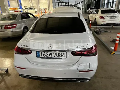 Photo 1 of 37: 2021 Mercedes-Benz E300e 4Matic, VIN W1KZF5EBXMA892793 — Korean insurance auction