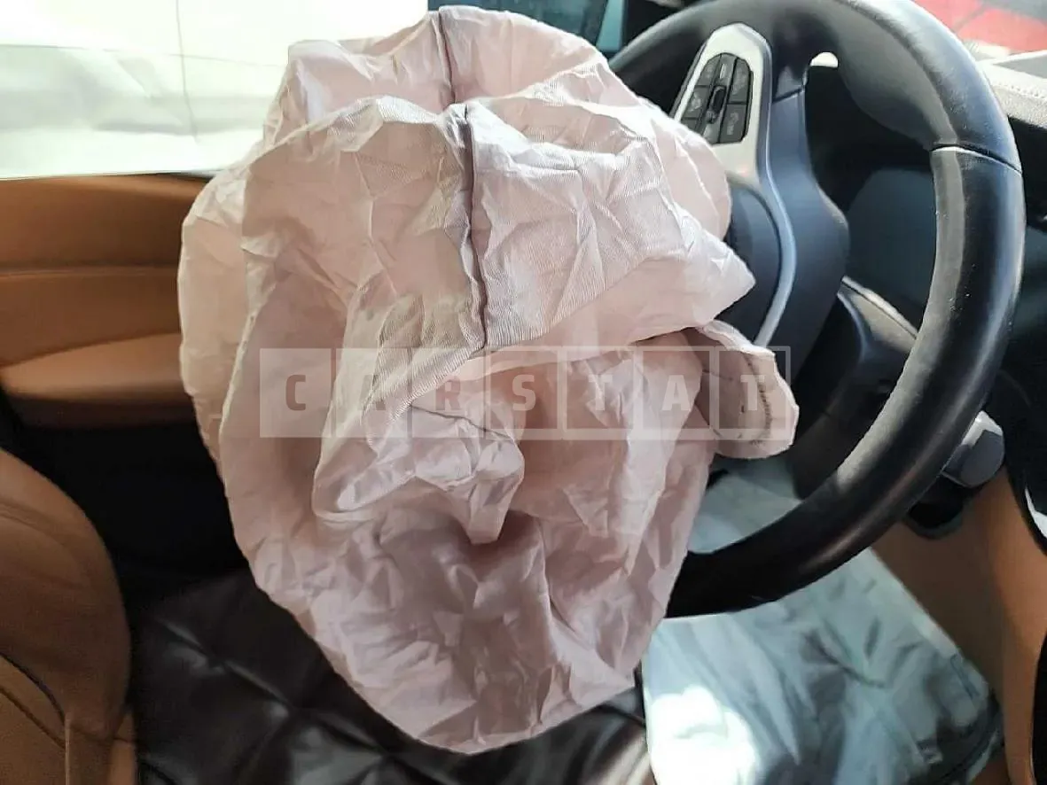 Photo 2 of 19: 2021 BMW 520i, VIN WBA11BH01MCF97553 — Korean insurance auction