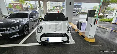 Photo 1 of 32: 2024 MINI Cooper S Five-Door — Korean insurance auction