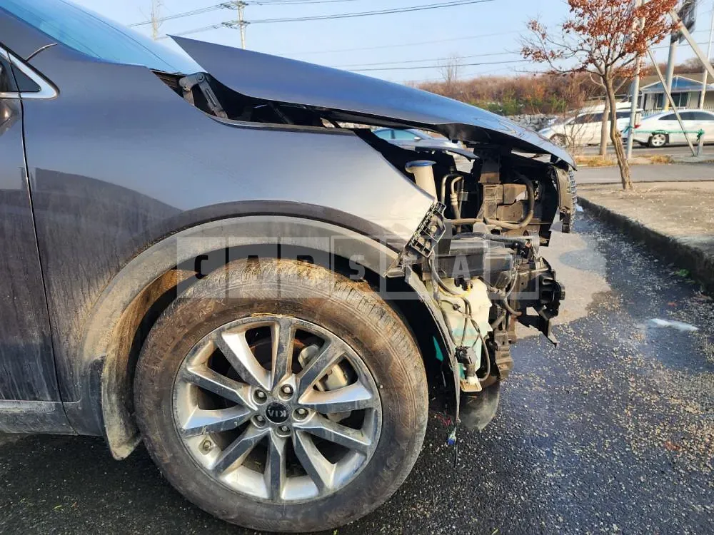 Photo 2 of 14: 2015 Kia Sorento, VIN KNAPK81BDFA072936 — Korean insurance auction
