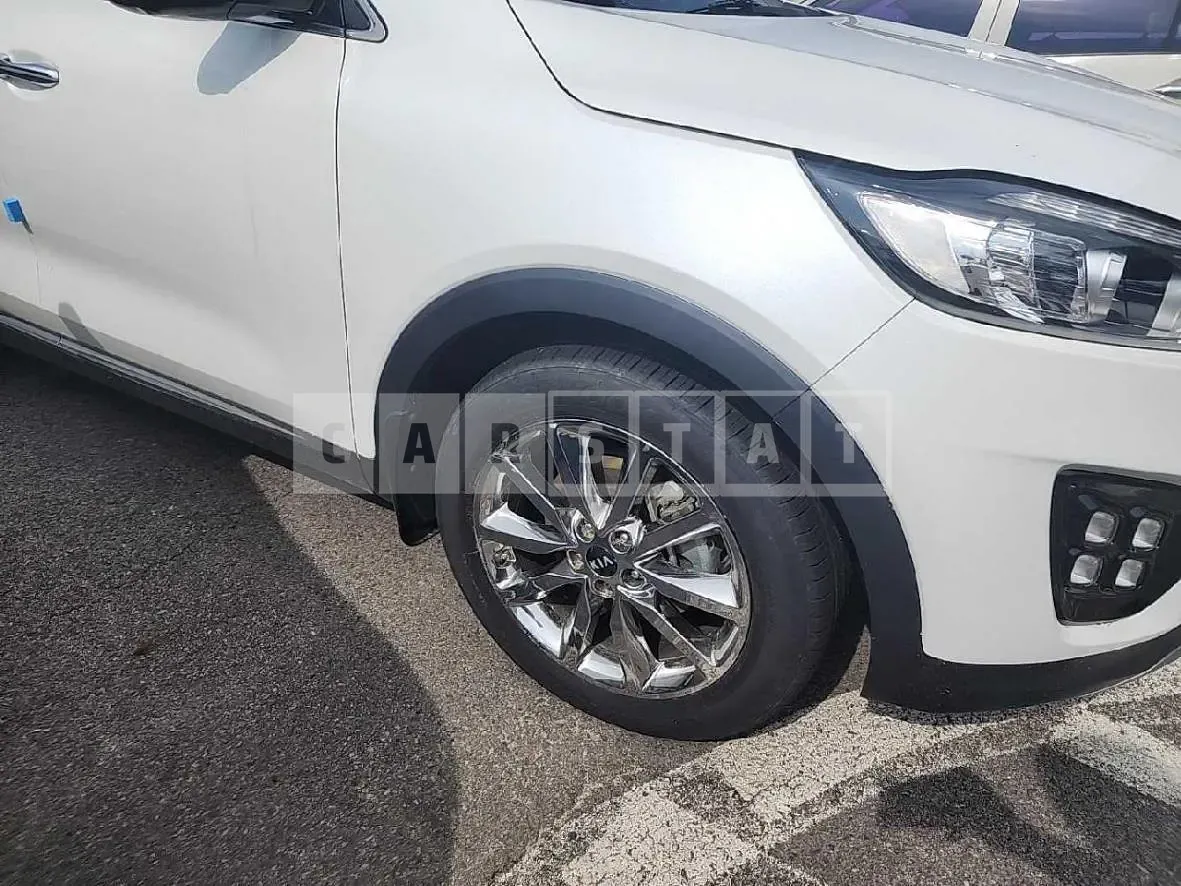 Photo 2 of 24: 2017 Kia Sorento — Korean insurance auction