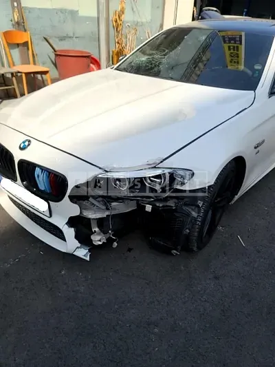 Photo 1 of 47: 2015 BMW 520d, VIN WBA5E5107FG059806 — Korean insurance auction