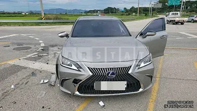 Photo 1 of 3: 2018 Lexus ES300h — Korean insurance auction