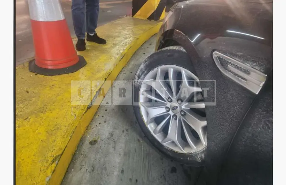 Photo 2 of 49: 2017 Ford Taurus — Korean insurance auction