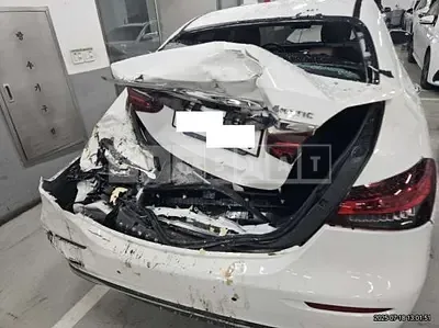 Photo 1 of 50: 2023 Mercedes-Benz E350 4Matic — Korean insurance auction