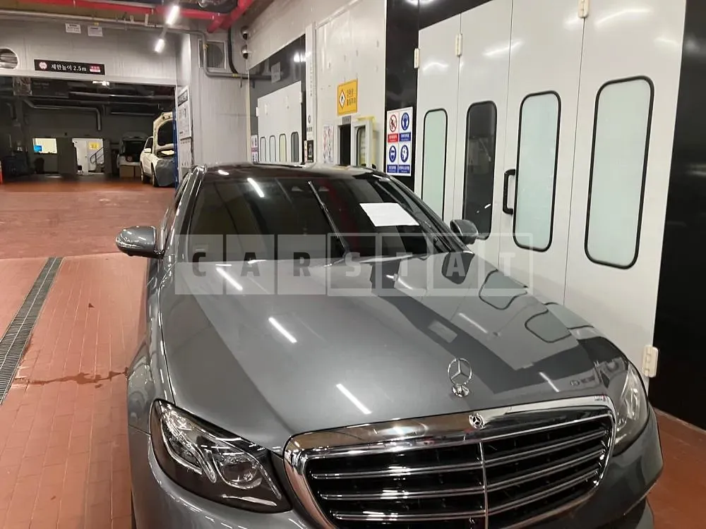 Photo 2 of 48: 2019 Mercedes-Benz E300, VIN WDDZF4JB8KA627111 — Korean insurance auction