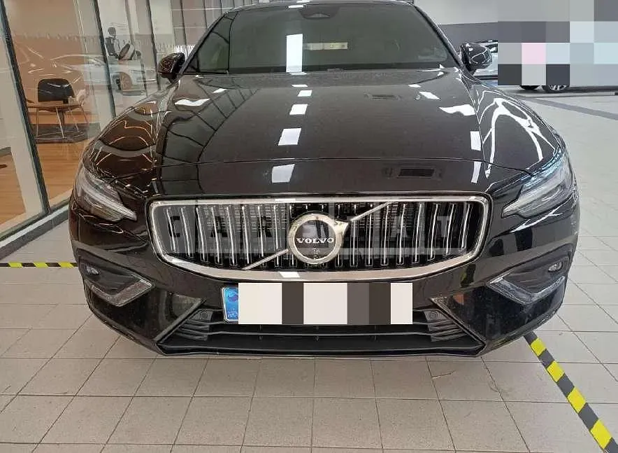 Photo 2 of 3: 2024 Volvo (parts) S60B5 Headlamp — Korean insurance auction