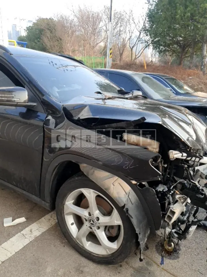 Photo 2 of 18: 2019 Mercedes-Benz GLA220, VIN WDCTG4FB0KJ551092 — Korean insurance auction