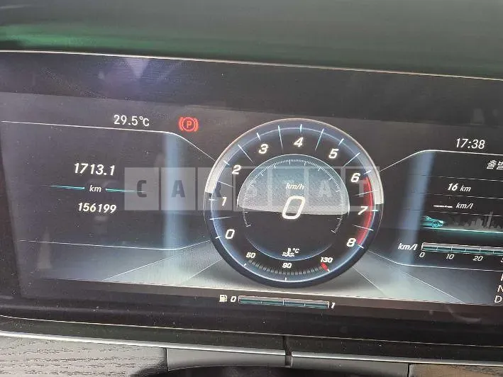 Photo 2 of 18: 2017 Mercedes-Benz E300 4Matic — Korean insurance auction
