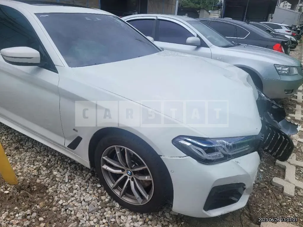Photo 2 of 11: 2017 BMW 530i xDrive, VIN WBAJD9101HWA92028 — Korean insurance auction