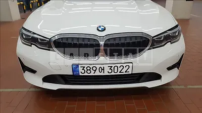 Photo 1 of 38: 2022 BMW 320i, VIN WBA5X510XNFM17995 — Korean insurance auction
