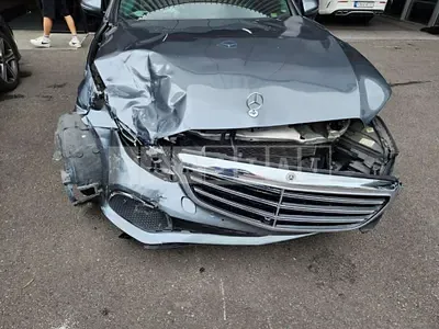 Photo 1 of 23: 2019 Mercedes-Benz E300 4Matic, VIN WDDZF4KB2KA557572 — Korean insurance auction