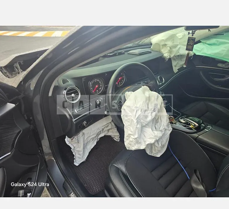 Photo 2 of 11: 2018 Mercedes-Benz E220 d 4Matic — Korean insurance auction