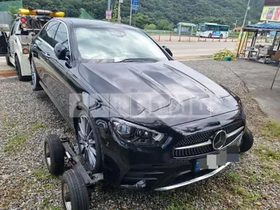 Photo 1 of 13: 2022 Mercedes-Benz E 350 4Matic, VIN W1KZF8GB1NB070927 — Korean insurance auction