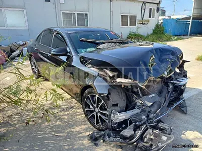 Photo 1 of 11: 2017 Mercedes-Benz E 300 — Korean insurance auction
