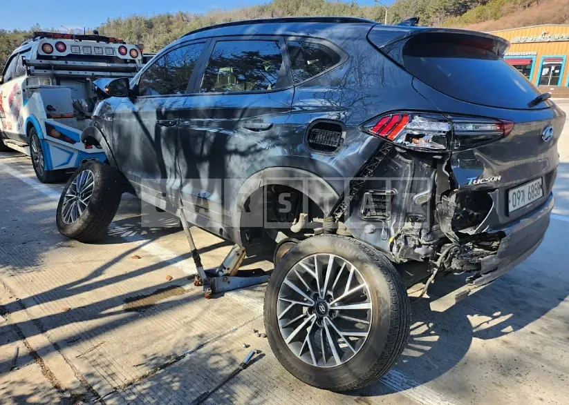 Photo 2 of 7: 2019 Hyundai Tucson, VIN KMHJ381ABKU009046 — Korean insurance auction
