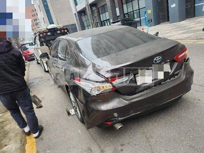Photo 2 of 7: 2019 Toyota Camry Hybrid — Korean insurance auction