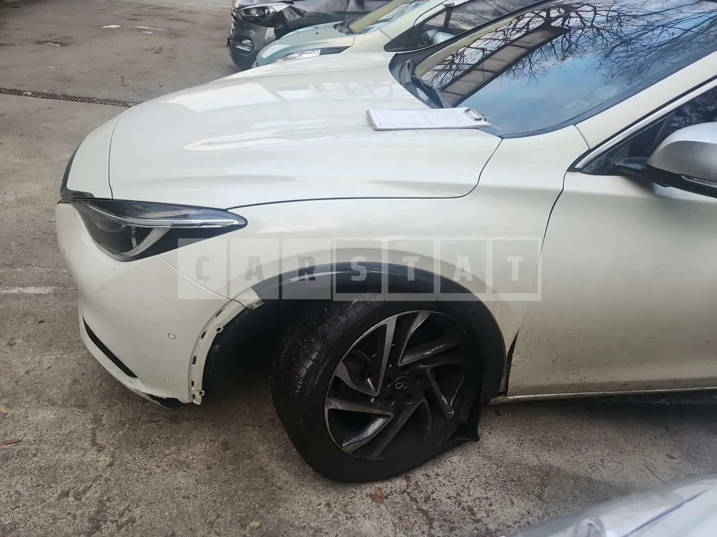Photo 2 of 6: 2019 Infiniti Q30, VIN SJKCH53E7KA013705 — Korean insurance auction